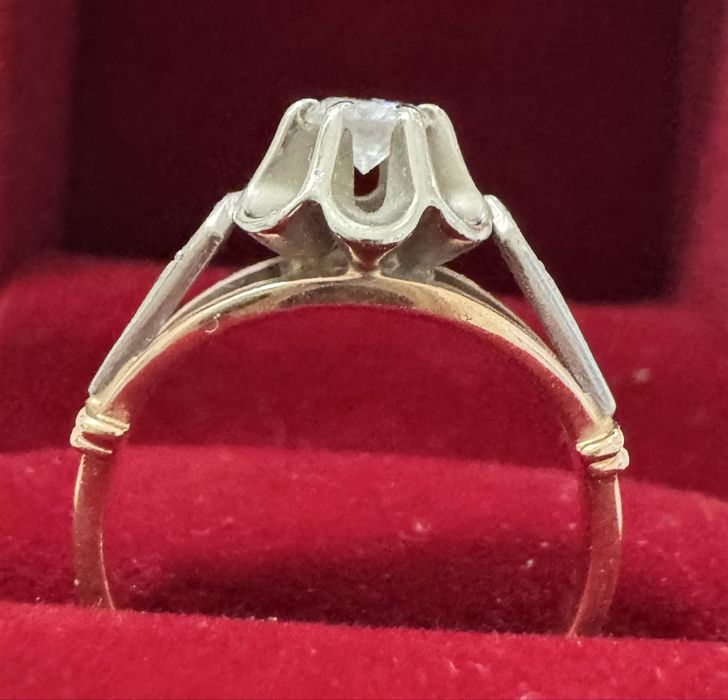 585 Кольцо Тюльпан - классика, 17 размер.