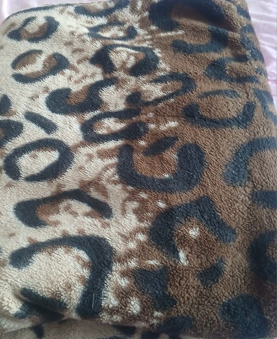 Продам пледы ,покрывала ,подушки б