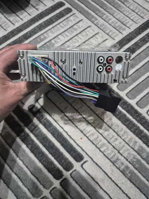 Vând casetofon de mașină mp3