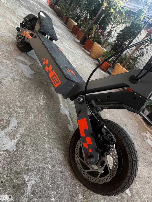 Vând trotineta electrica kukirin G2