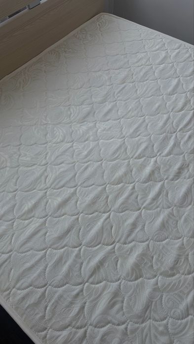 Матрас почти новый 140
