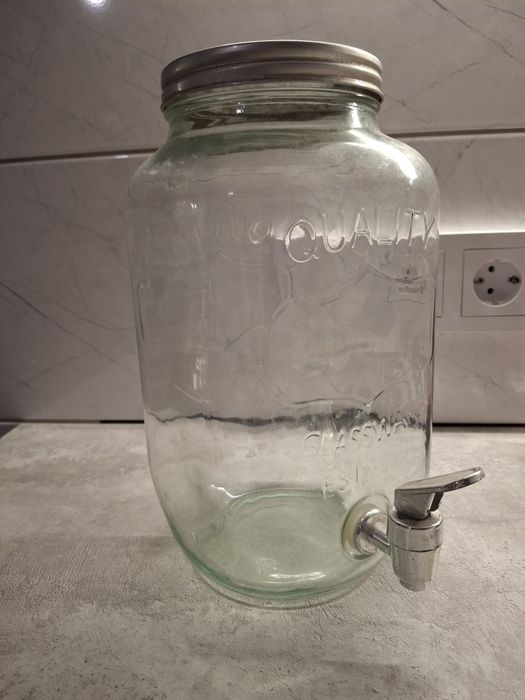 Продам банку  5 л