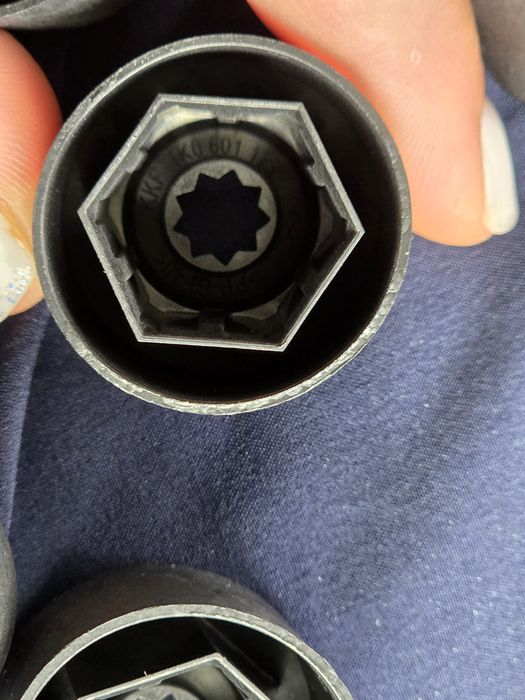 Оригинални капачки и тапиза джанти за VWи Ауди