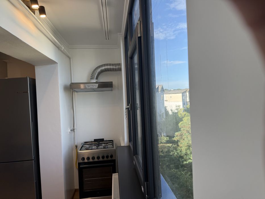 Inchiriez apartament 3 camere Onesti str Libertatii blocuri noi