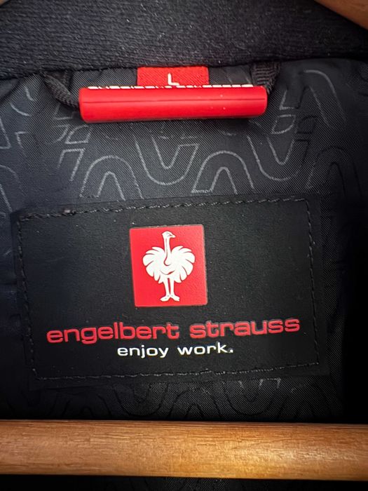 Geaca Engelbert Strauss rezistenta la vant si ploaie