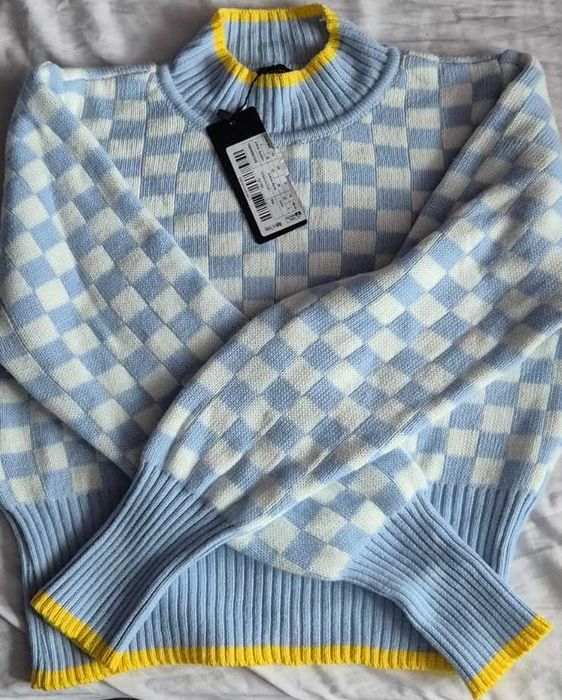 Pulover, colorat si moale, marimea L