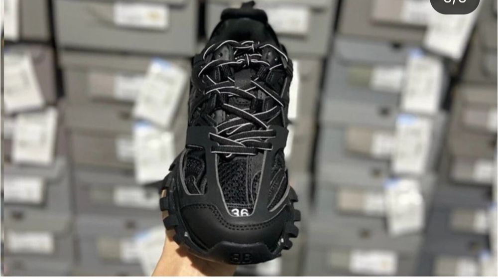 Balenciaga track led black