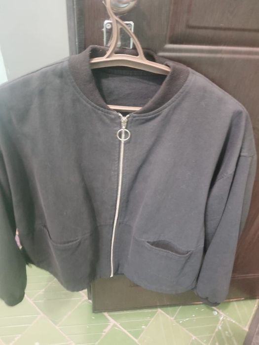 Куртка-бомбер продам