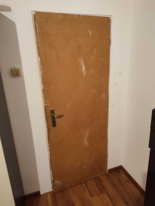 Врата дървена интериорна