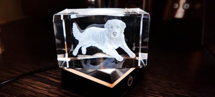 3D кристална нощна лампа  с гравирана фигурка