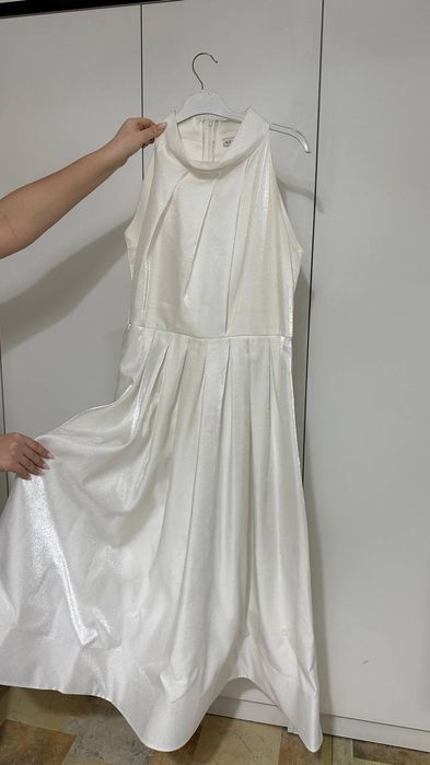 Вечерное белое платье. Без ремня.