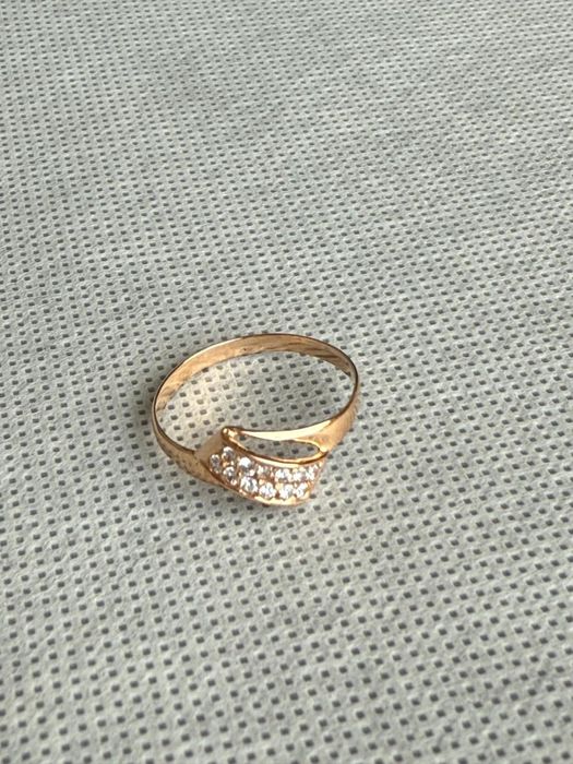 Кольцо золотое женское