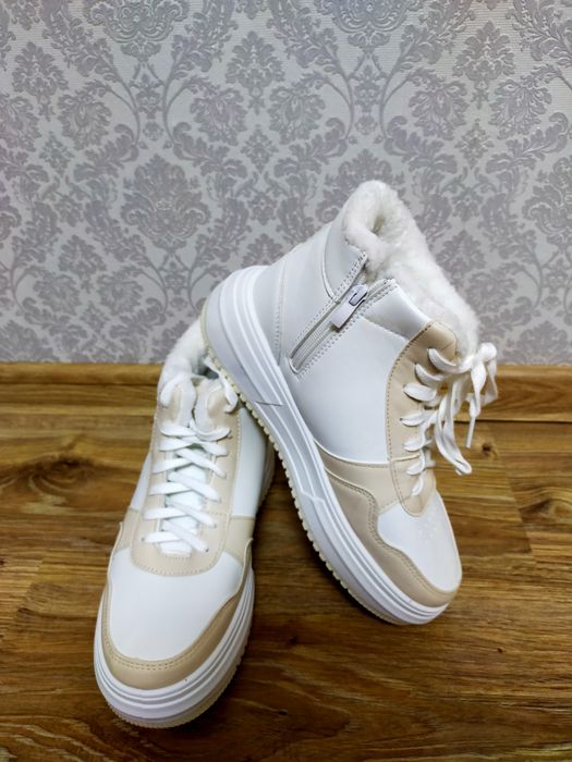 Кроссовки зимние