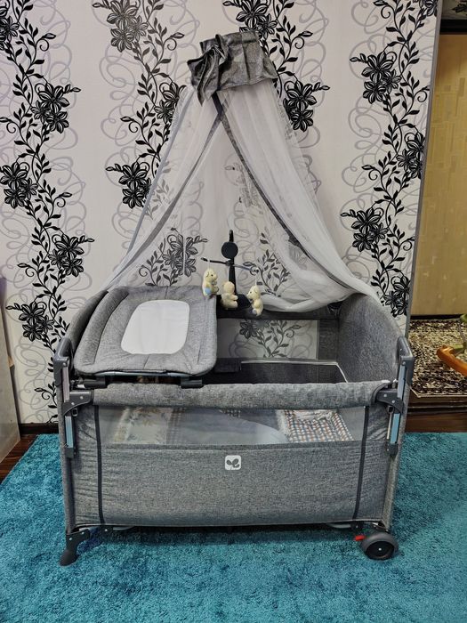 Yangi kravatcha sotiiladi bolacham yotmagani uchun sotomiz