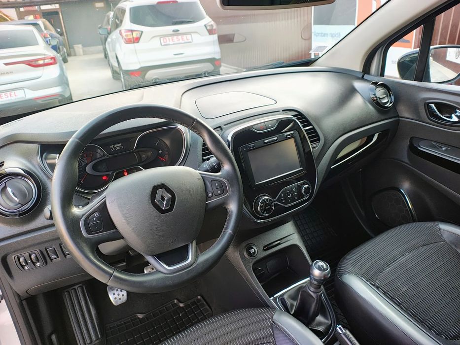 Renault Captur 2017 benzină, 8.620 € — imagine 5