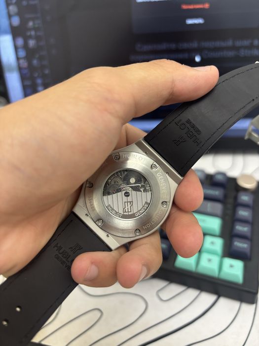 Механические часы HUBLOT