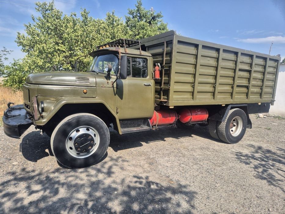 Zil 131 sotiladi