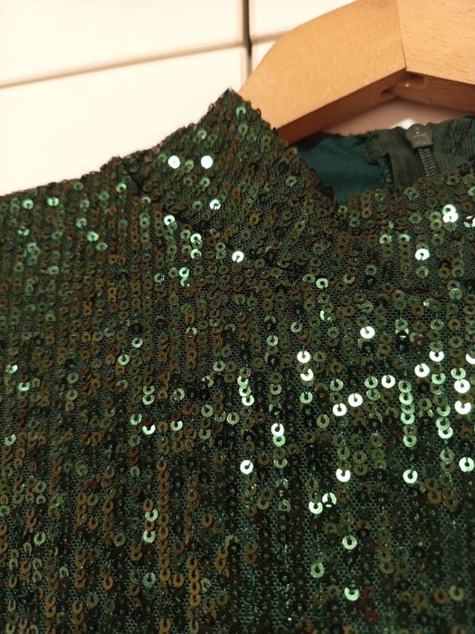 Зелена рокля с дълъг ръкав, пайети