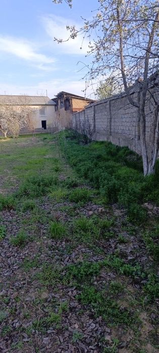 Uy sotiladi uchastka
