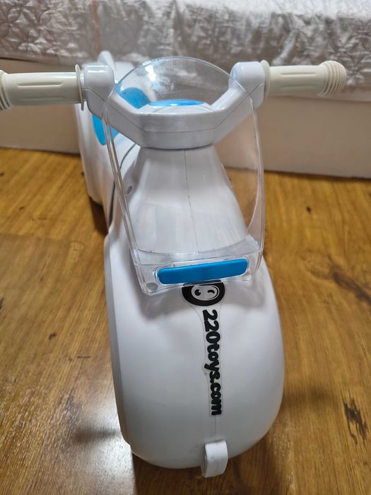 Космически музикален скутер