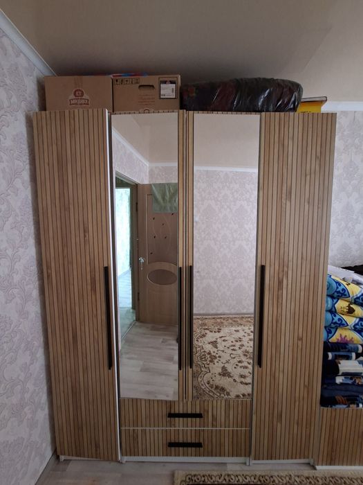 Шкаф с анресолью