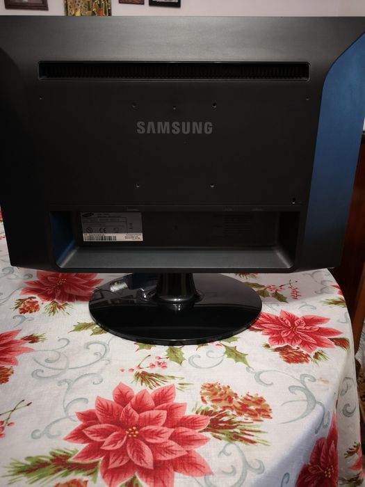 Монитор Samsung Sync Master 2253BW