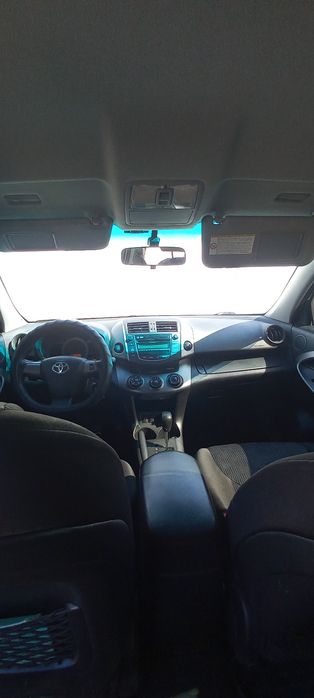 Тоайота рав 4 . 2012