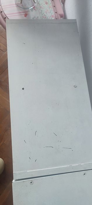 Шкафове, етажерки