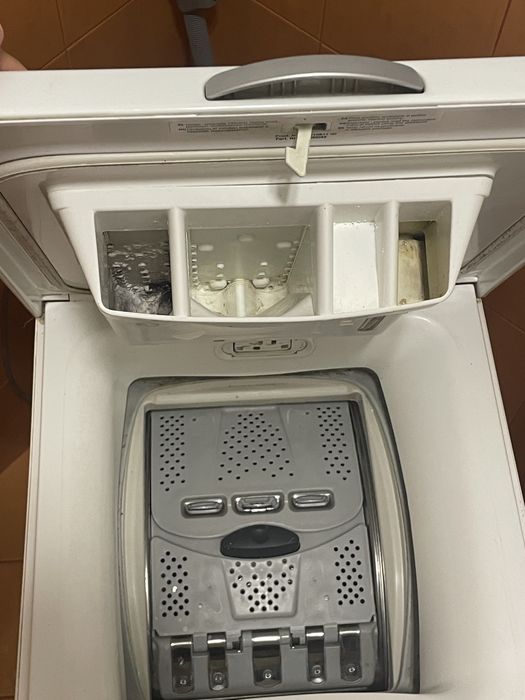 AEG Пералня с Горно Отваряне