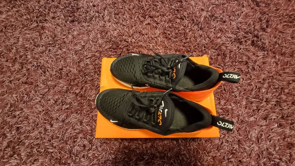 Air max 270 portocaliu marimea 37.5