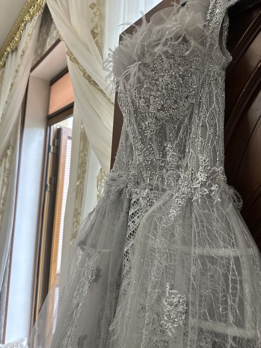 Вечернее серое платье на свадьбу