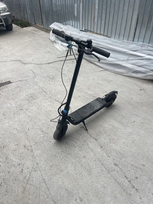 Vand trotineta electrica pentru piese
