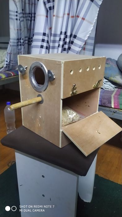 Гнездо для попугаев