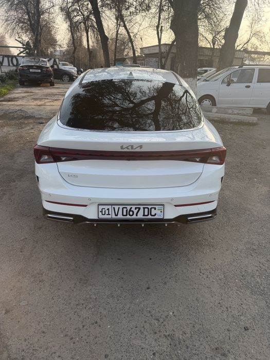 Kia k5 luxe 2-pozitsiya oq jemchug