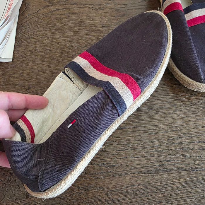 Tommy Hilfiger 42