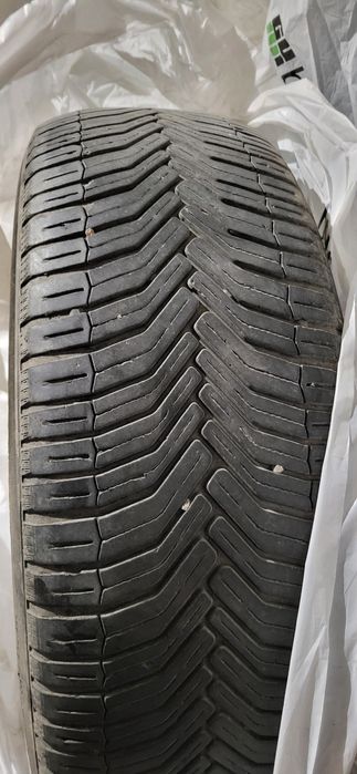 Продавам Комплект Всесезонни Гуми Michelin CrossClimate SUV 225/60R18