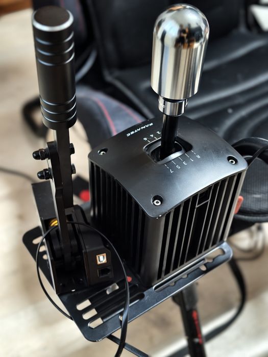 Schimbator Fanatec sim racing cu frana de mana Moza
