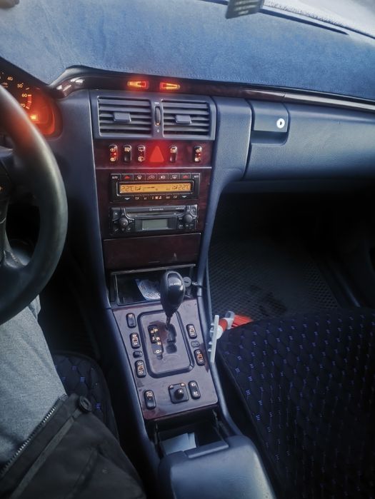 Mercedes е 320 универсал