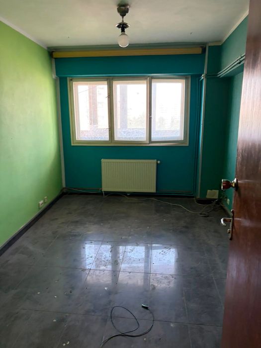 Apartament de vânzare cu 4 camere Lujerului