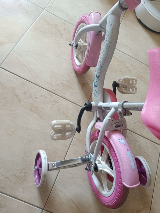 Bicicleta fetițe 3-5 ani mărimea 10 cu roti ajutatoare