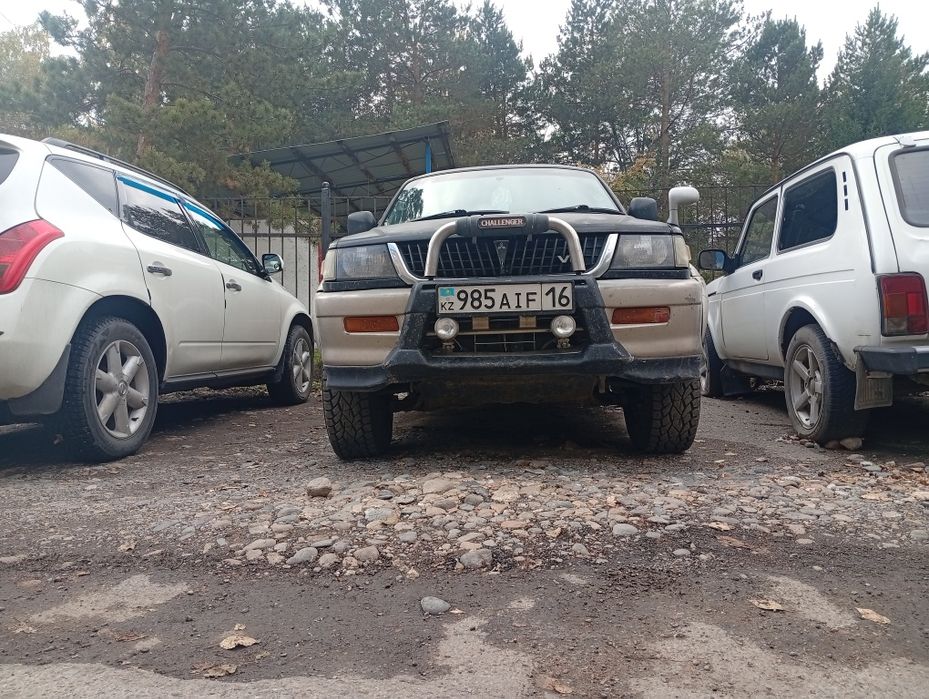 Продам Mitsubishi Challenger 3л бензин