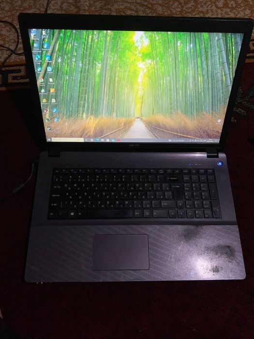 Noutbuk DEXP 120 SSD