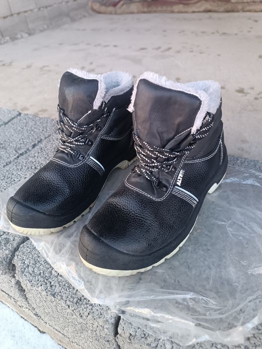 Обувь для работы