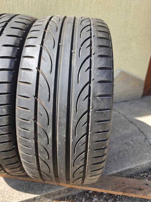 2 бр. летни гуми 225/35/19 Hankook 6 mm DOT 3419