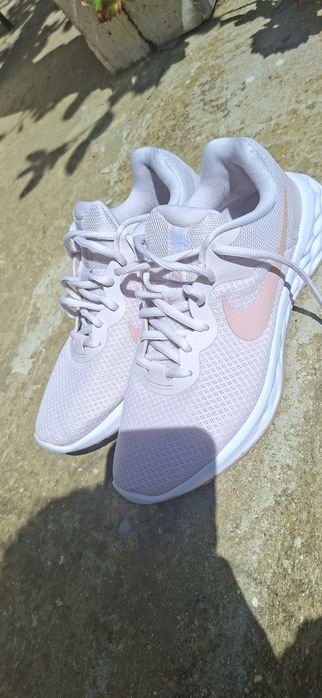 Дамски маратонки Nike revolution 6