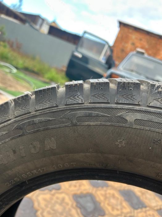 Продам шины зимние