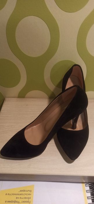 Обувки 36 черни класически кадифе