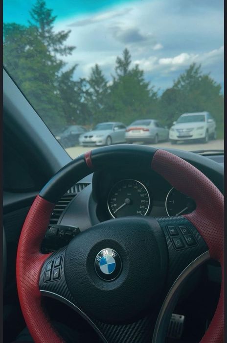 Vând auto BMW negru