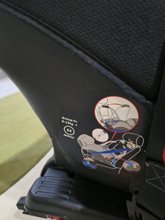 Кошче за кола с база