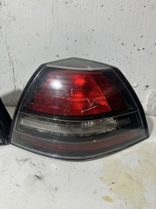 Задние фонари на Holding  Comodore